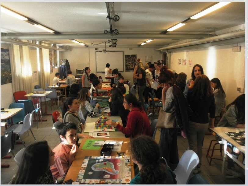 Il laboratorio "La Fabbrica dei Giochi". Storia di una meravigliosa baraonda 2016 2 685d39a2b6a8e classe gioco