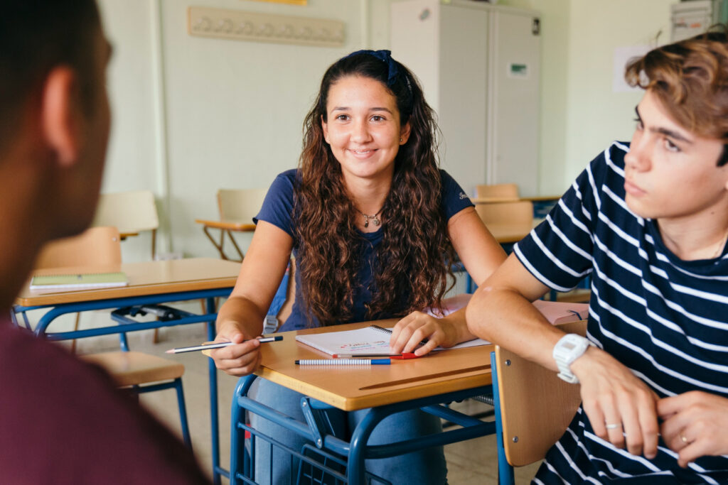 studenti fanno debate