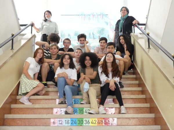 La classe vincitrice del contest "Amore e amicizia onlife": la III N racconta il cyberbullismo