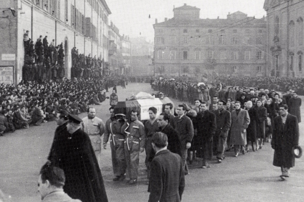 Modena, 9 gennaio 1950: l’eccidio delle Fonderie 3 funerali modena fonderie riunite 1950 677f7c6182241 3 funerali modena fonderie riunite 1950 677f7c6182241