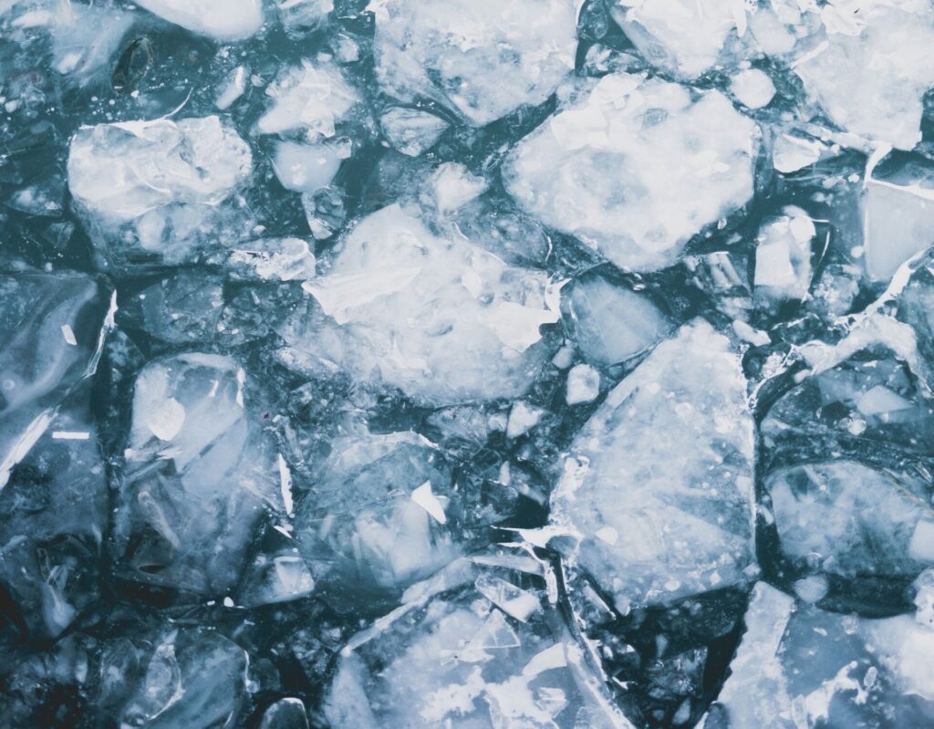 Storia di un fiocco di neve e dell’acqua che lo compone Bryan Rodriguez Unsplash Bryan Rodriguez Unsplash