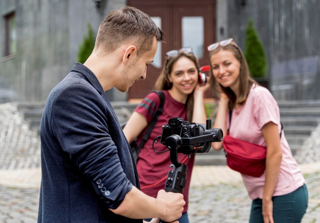 Fare cinema a scuola. Intervista con Vittorio Caratozzolo Fare cinema a scuola img 1 Fare cinema a scuola img 1