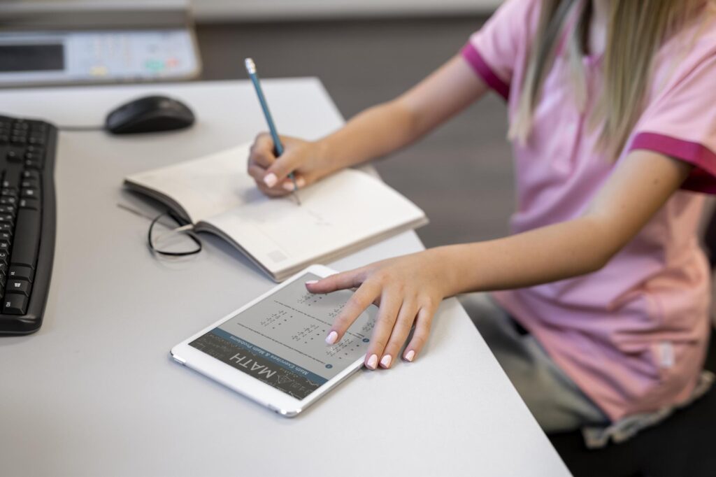 Vacanze digitali: ripassare in leggerezza con MyEdu MyEdu img MyEdu img