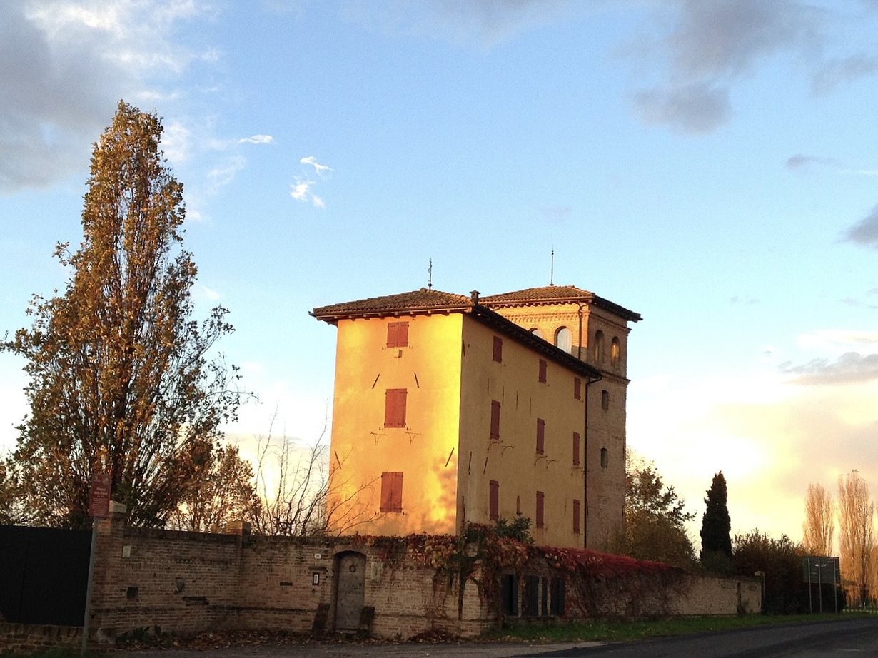 Palazzo delle biscie Wikimedia 2