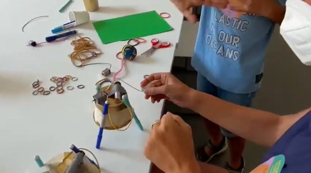 Una scribbling machine all'opera