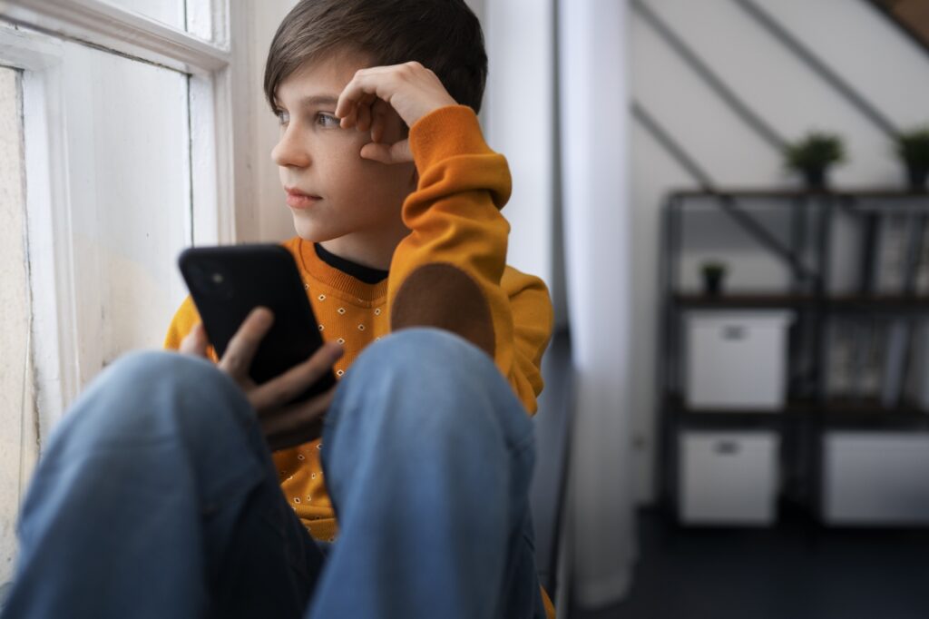 adolescente vittima di cyberbullismo 684a89176234d