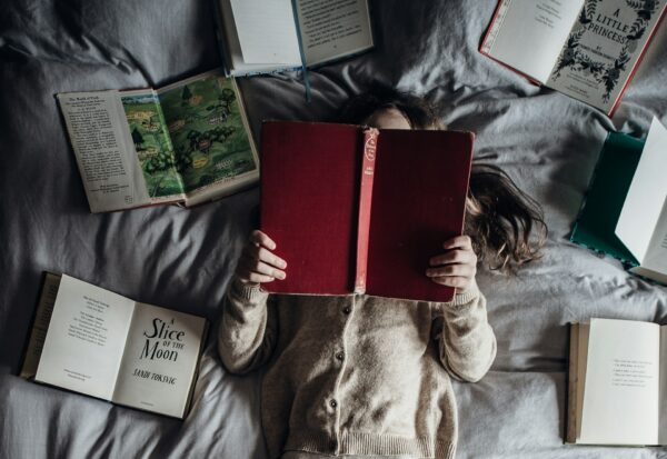 Libri sulla guerra e la pace per ragazzi: 6 letture estive