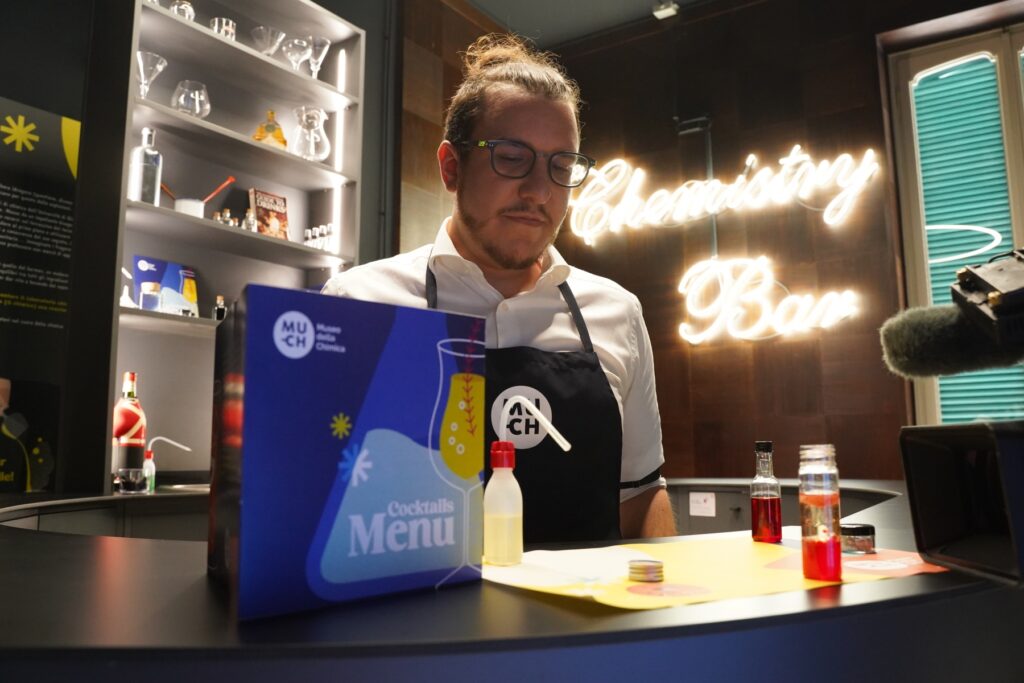 Il MU-CH, un museo interattivo per giocare con la chimica chemistry bar 6451001b5c5f7 chemistry bar MU-CH