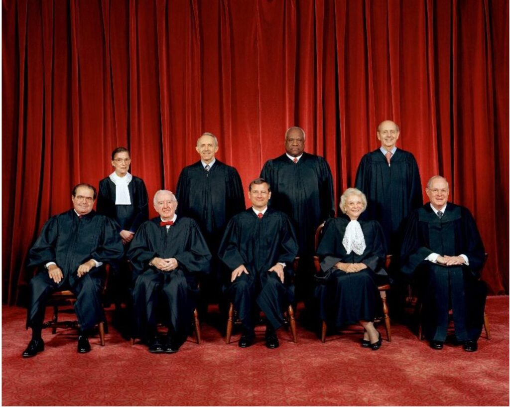 “Olivia e la Corte Suprema” di Falconer vista da ragazze e ragazzi corte suprema 67f66a2d8f46f Corte suprema americana