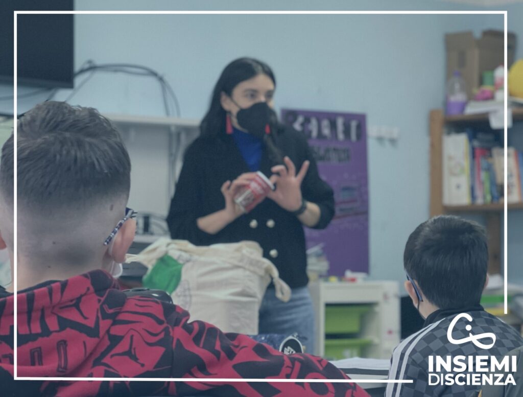 Lavorare in sinergia: come la scienza e l’arte possono diventare un unico strumento di indagine della realtà lab4 6262b08861b53 card Insiemi di scienza