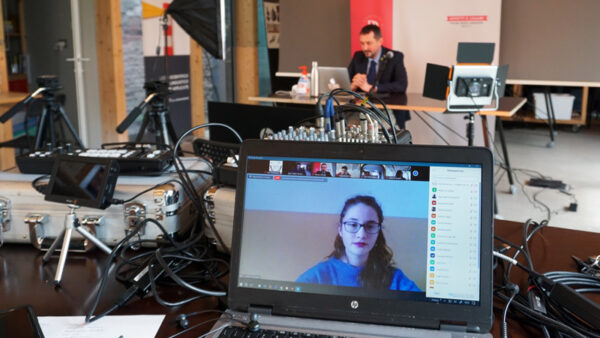 Unguento e cura: interrogarsi sulla realtà