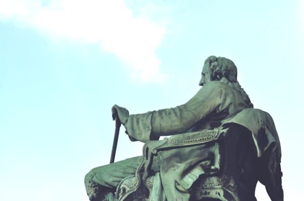 "History Telling. Esperimenti di storia narrata". Intervista con Paolo Colombo