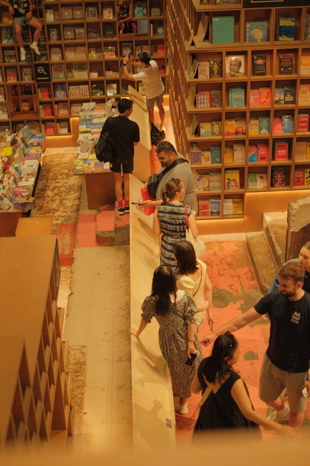 "Prima Effe": libri e autori protagonisti a scuola. Intervista con Silvia Zerbinati