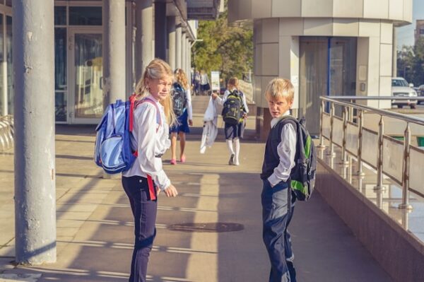 bambin a scuola